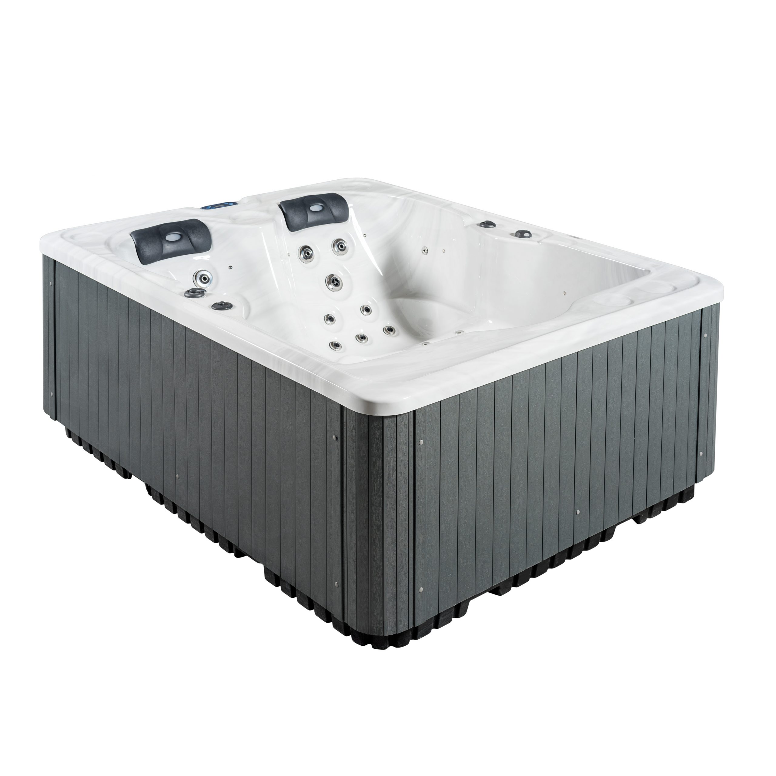 RUBIS-3_4 Photo d'un spa sur un terrasse en bois